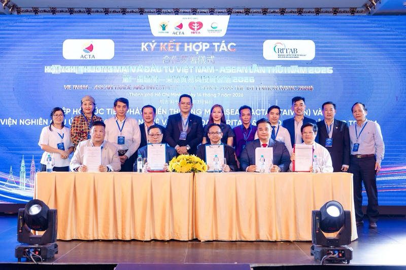Representatives of ACTA and RITAB on stage at the VATIC 2026 cooperation-signing ceremony.